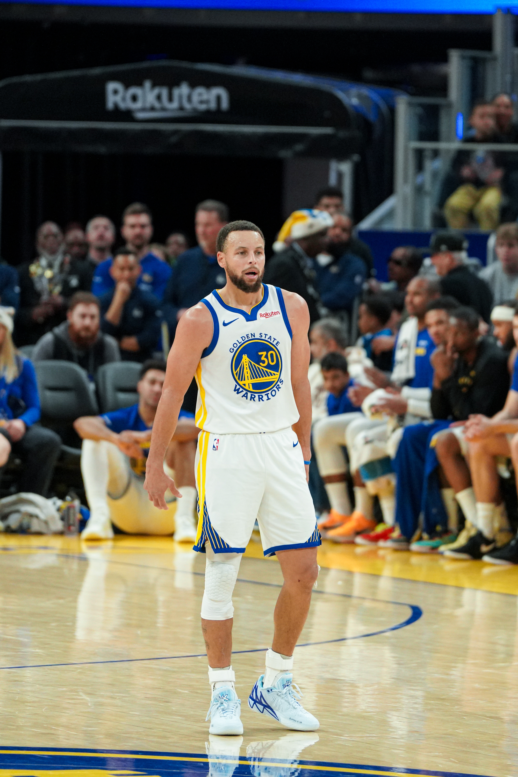 库里拿下26分，勇士击败森林狼，送对手五连败