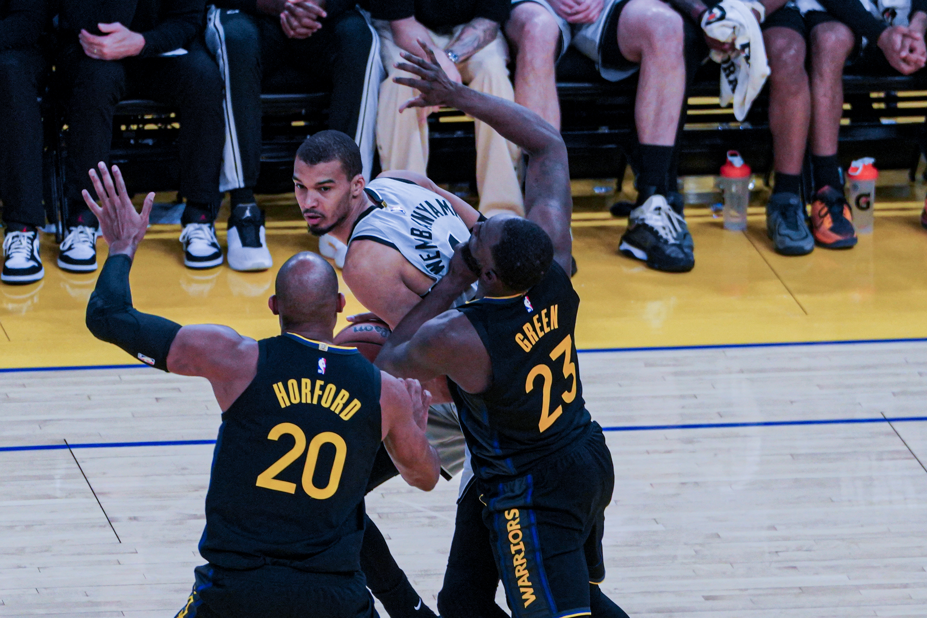 努力到最后，仍败给天赋：勇士三节半好棋，被马刺掀翻